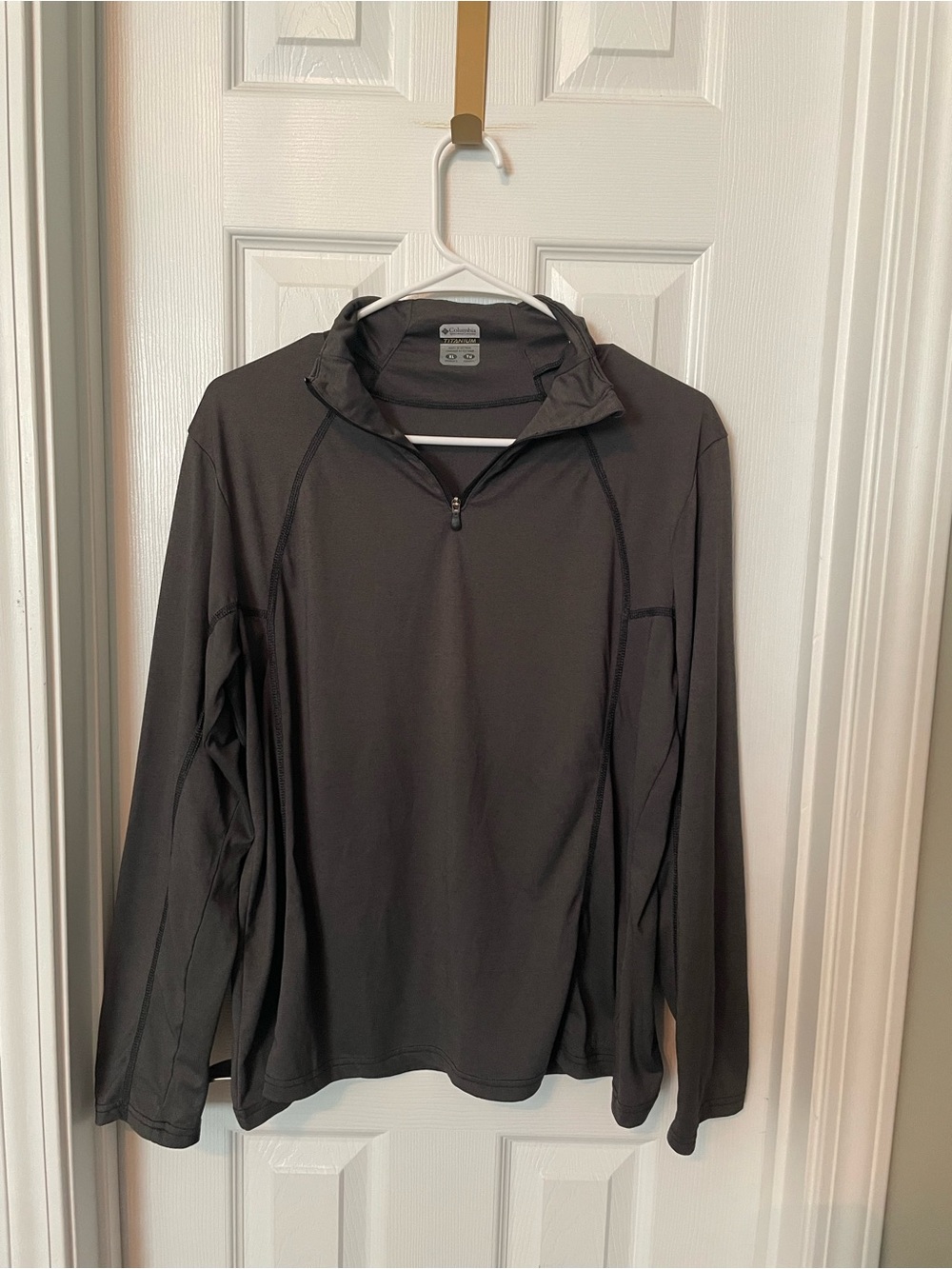 Columbia Titanium dark grey quarter-zip pullover with Omni-Wick technology